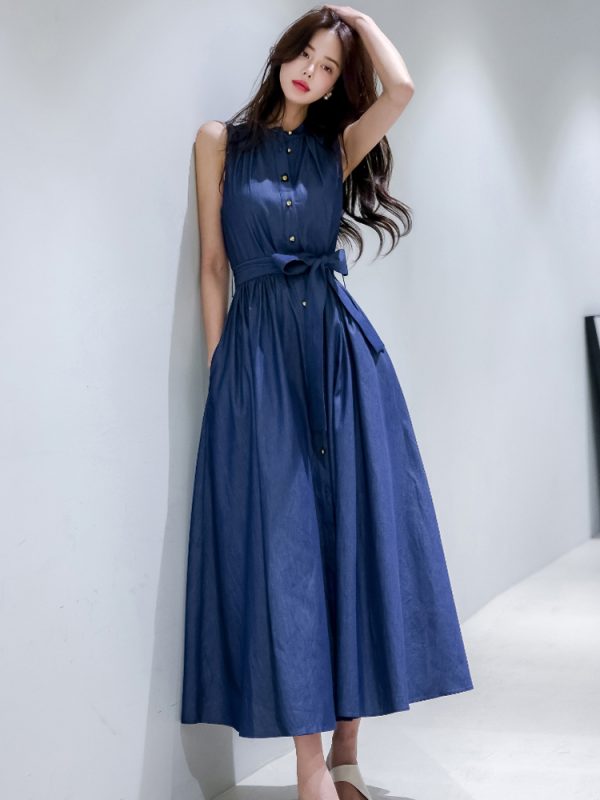 Elegant and Chic Sleeveless Denim Maxi Dress with Stand-up Collar and Swing Dress, Fashionable Dress